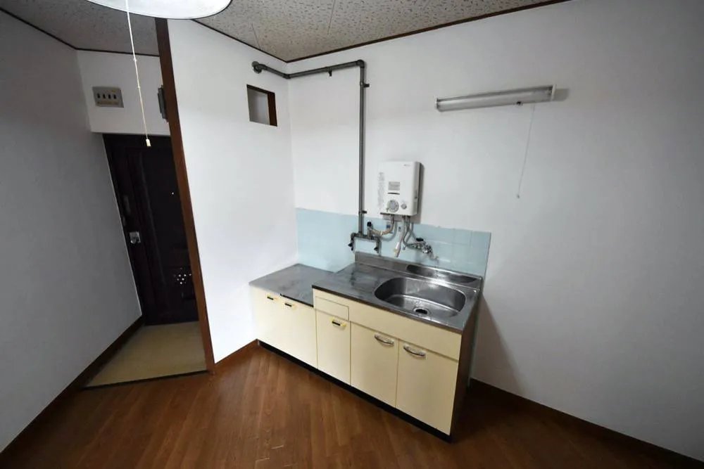 ニシグチマンション 206号室の写真 4
