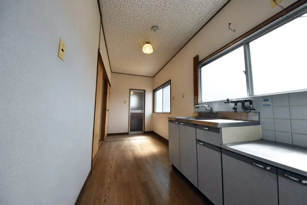 ニシグチマンション 201号室の写真 3