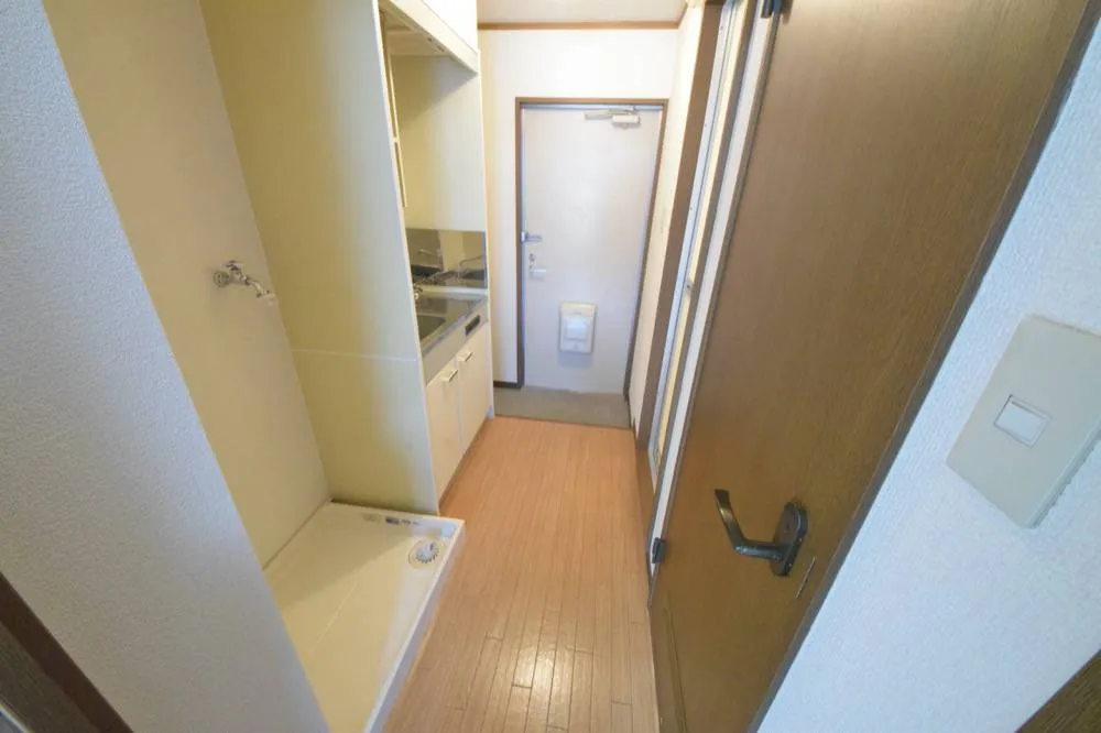 OMレジデンス柏原1 301号室の写真 3