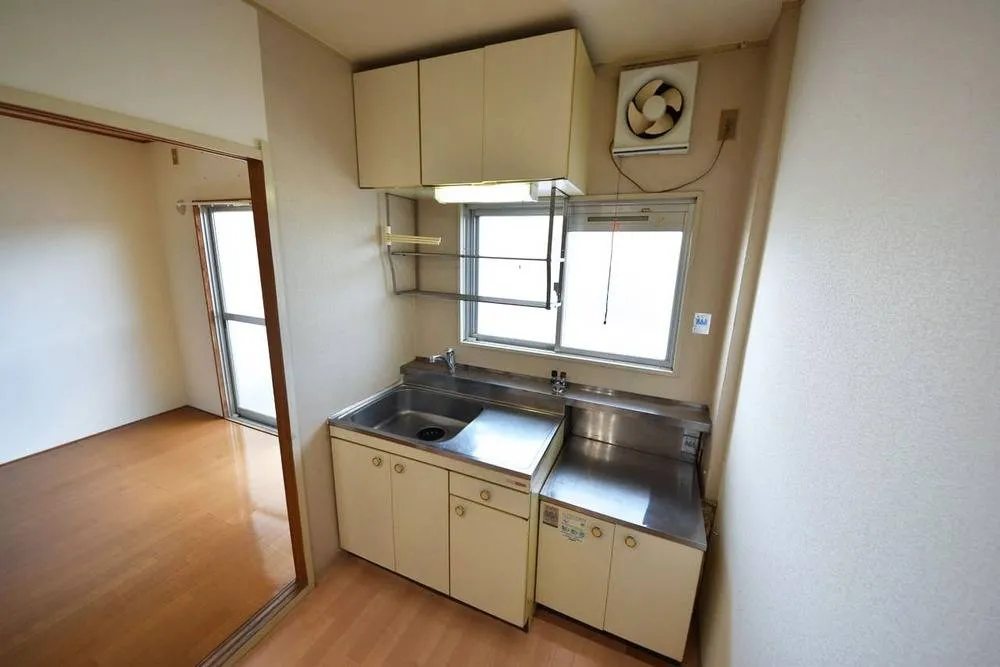 アウスレーゼ法善寺 302号室の写真 4
