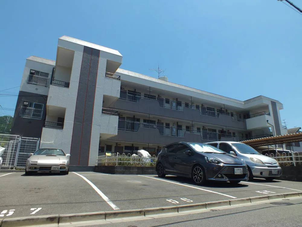 小松マンション 302号室の写真 1