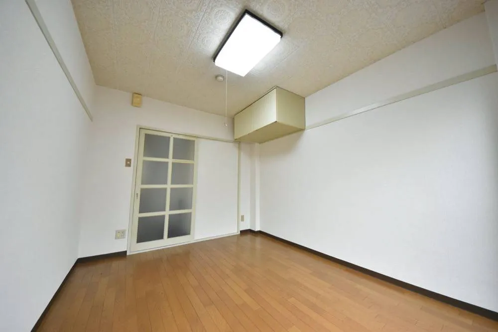 ロイヤル柏原 120号室の写真 5