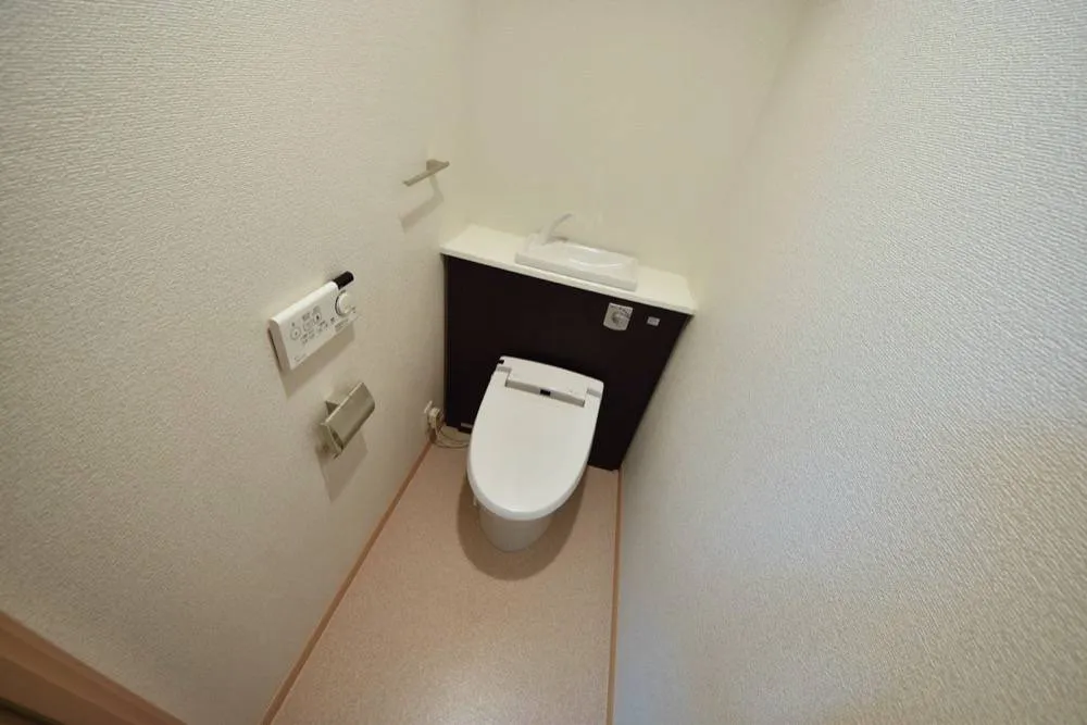 ラージ 101号室の写真 7