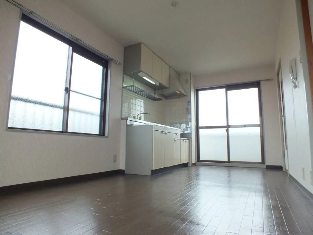 マンションクルーズ 201号室の写真 3