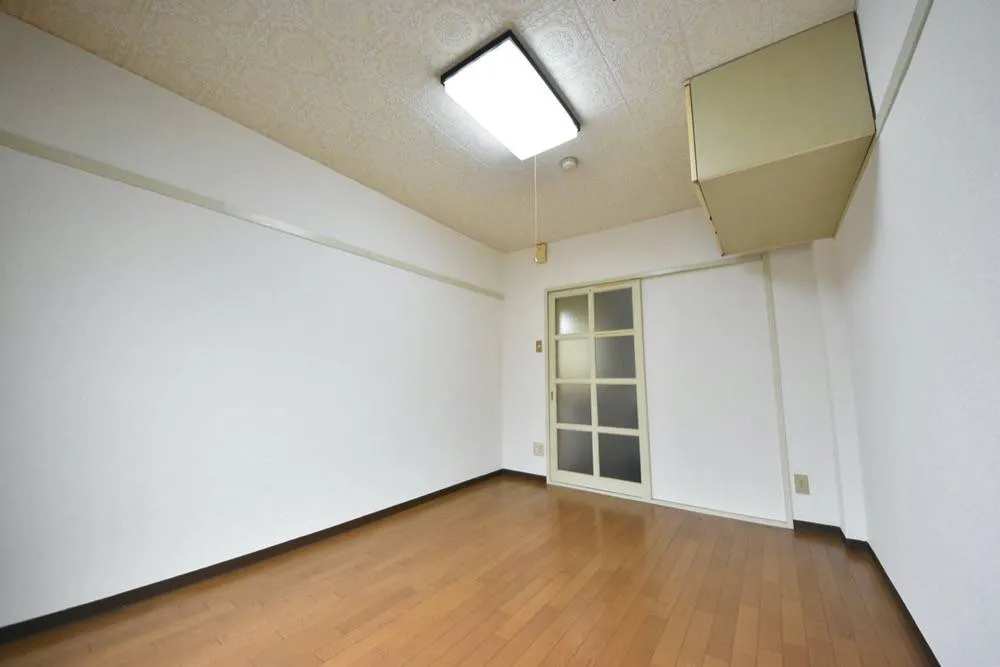 ロイヤル柏原 120号室の写真 3